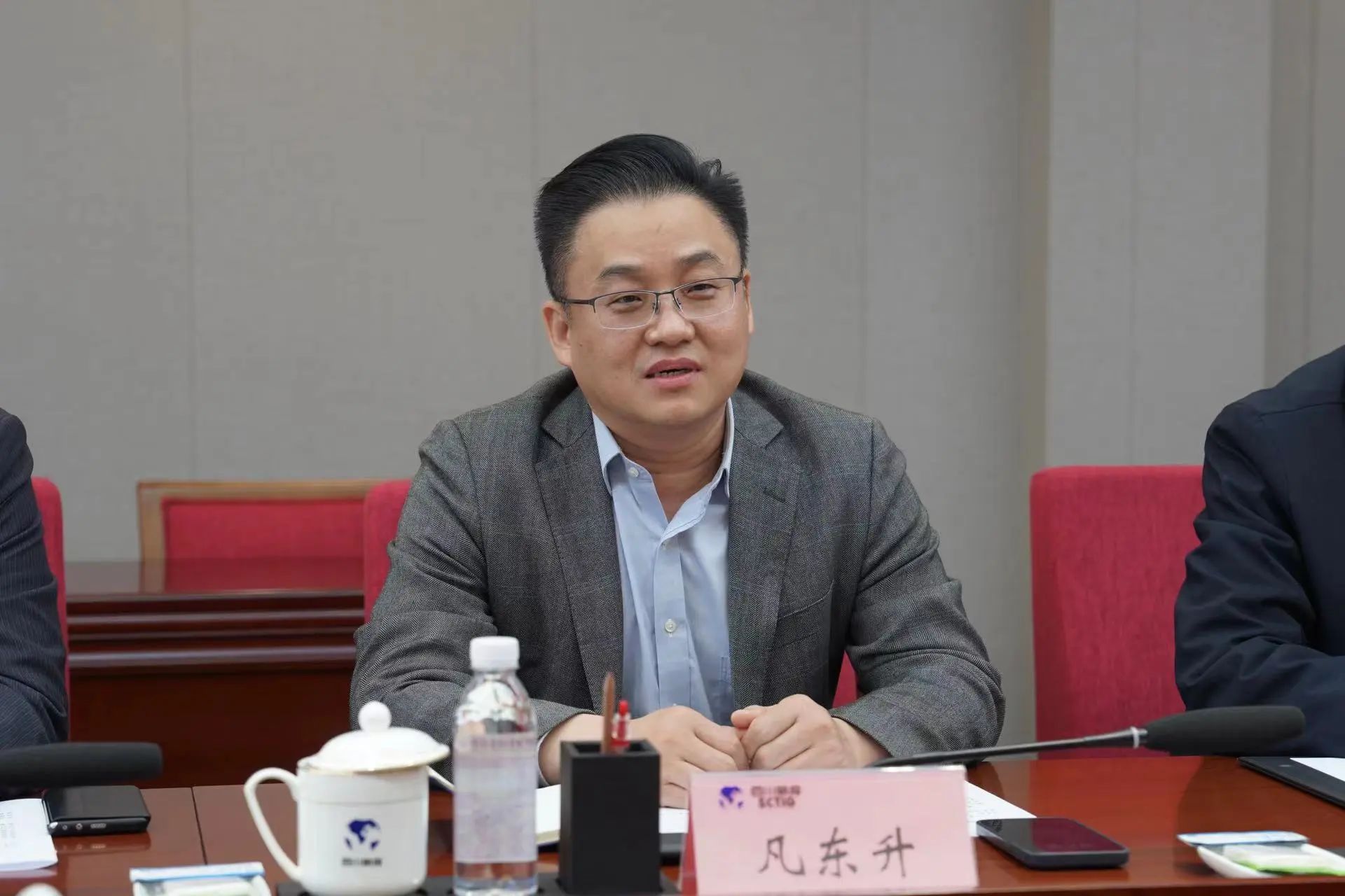 be2e0b62-4a67-404c-a919-eccb05f9ff1b be2e0b62-4a67-404c-a919-eccb05f9ff1b