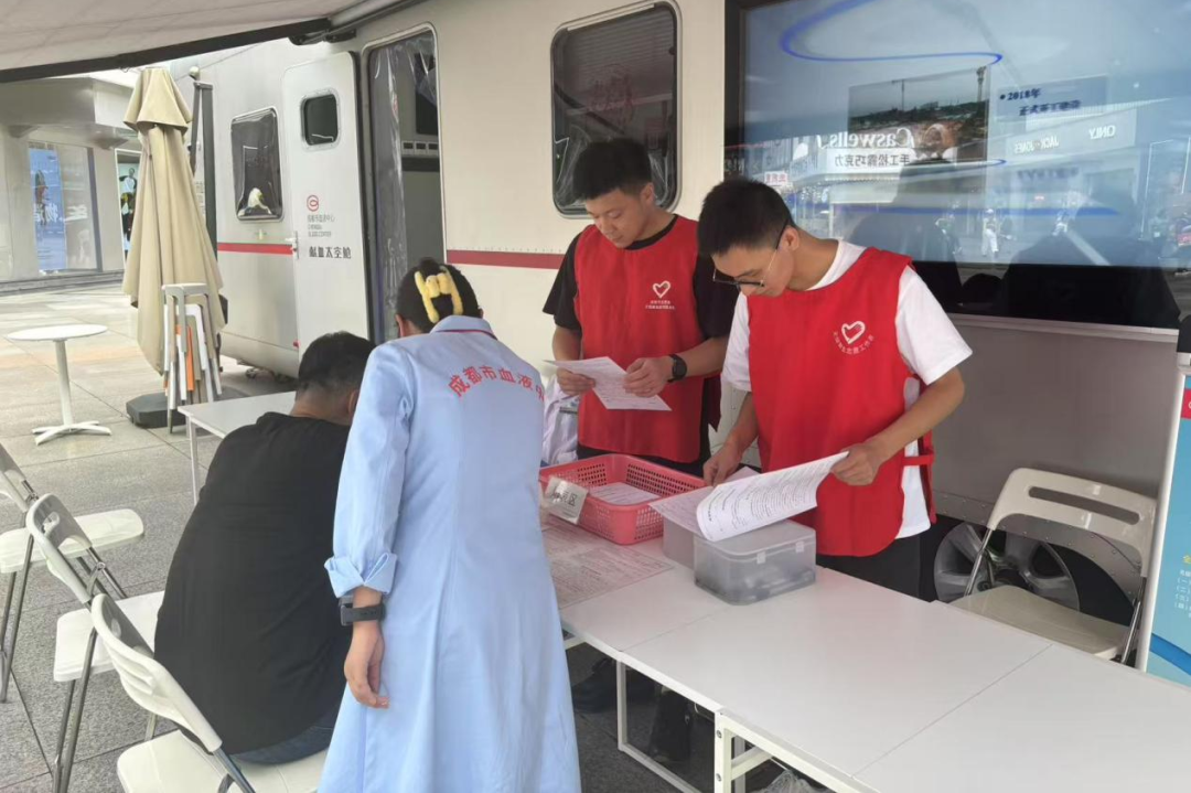 e94cf596-7145-4c23-8c49-36069e22ba96 e94cf596-7145-4c23-8c49-36069e22ba96